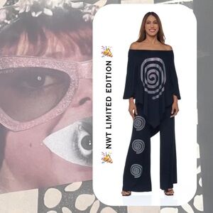 🆕 🎉 black flowy top & wide leg bottom pantsuit with sparkling shimmering stars